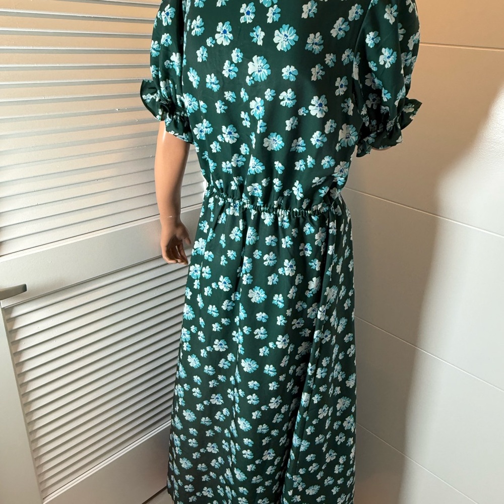 Outerknown Flora puff sleeve A line button front green large . - Picture 11 of 15